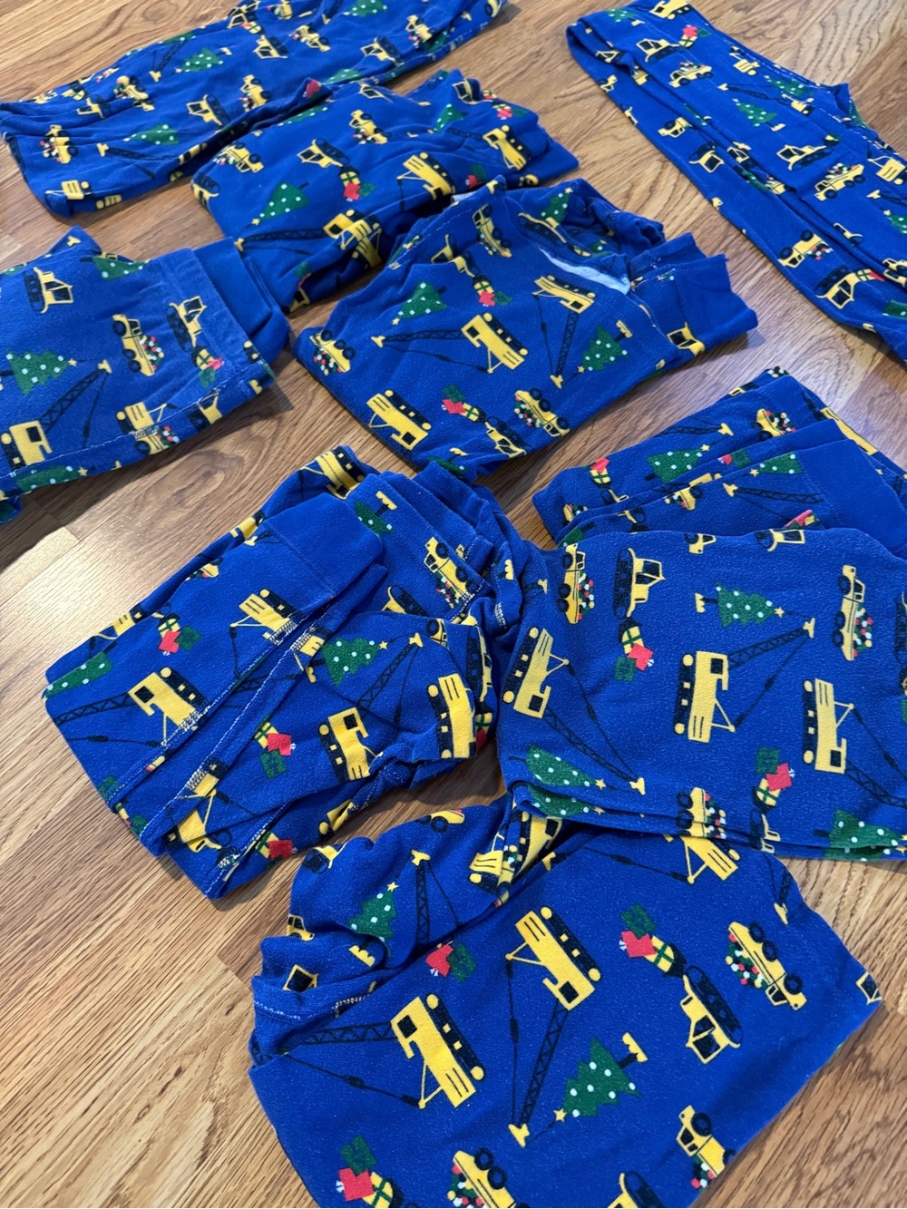 Hanna Andersson Kids Blue Holiday Construction Pajama Set